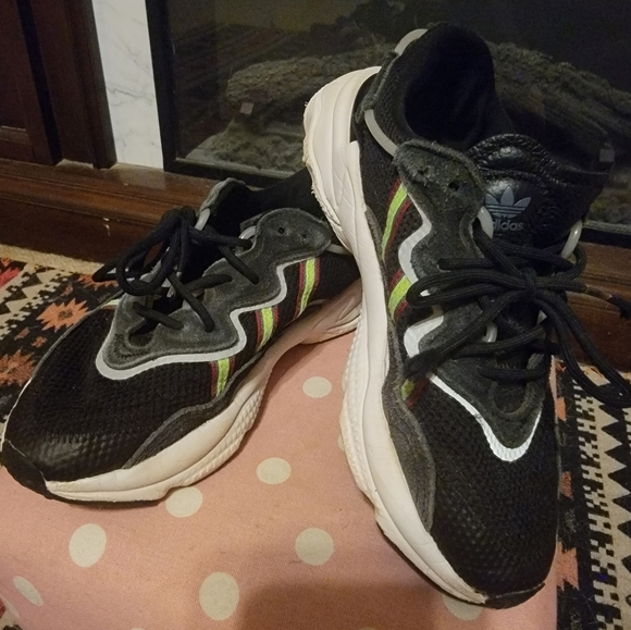 Adidas Ozweego Core Black Solar Green - Picture 2 of 9